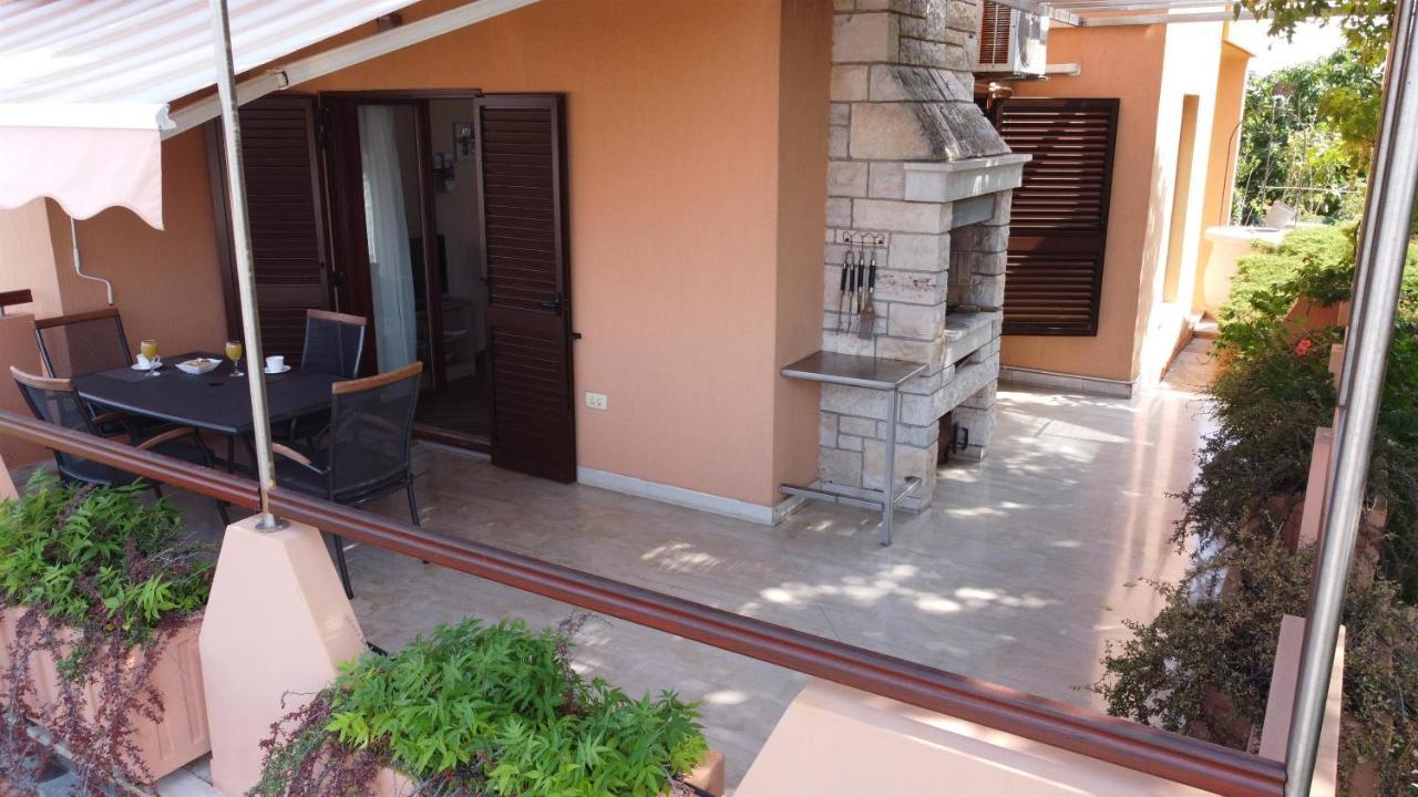 Apartment Ecio Vinkuran Esterno foto